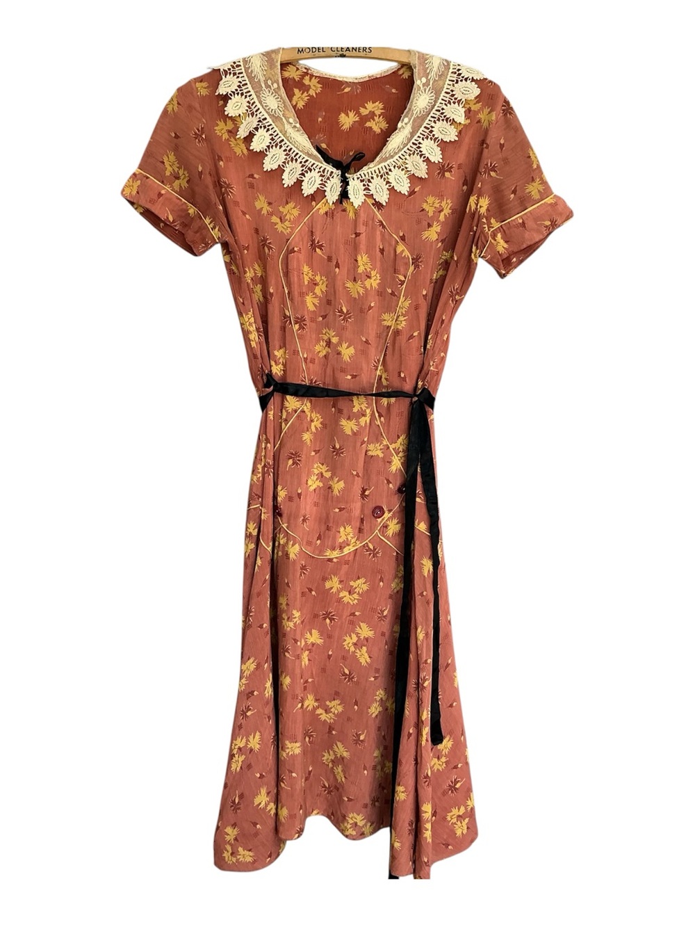 Vintage 1930s/ 40s rust orange floral print lace trim collar belted day dress - Picture 2 of 11
